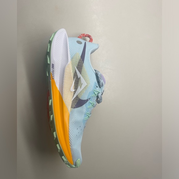 Nike Trail Running Shoes - Picture 2 of 5